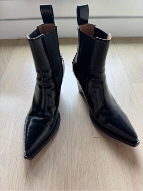 Bottega Veneta Black Leather Pointed Toe Heeled Chelsea Boots
